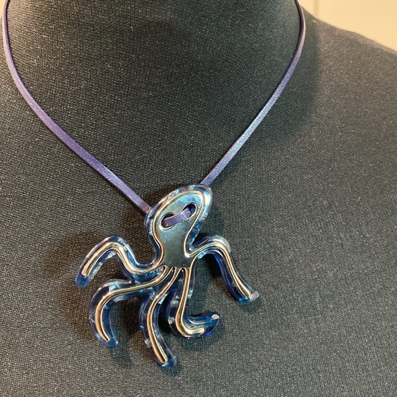 NWT RARE Fossil Octopus 16” Necklace Silver silver backing. Discontinued item!! - Picture 6 of 8